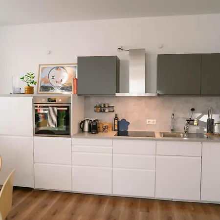 Koe27 - Modernes City-apartment, Bis Zu 6 Gaeste شقة